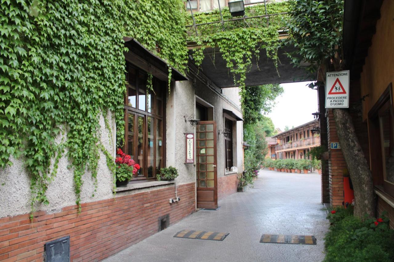 Hotel La Locanda Del Borgo Rome Exterior photo