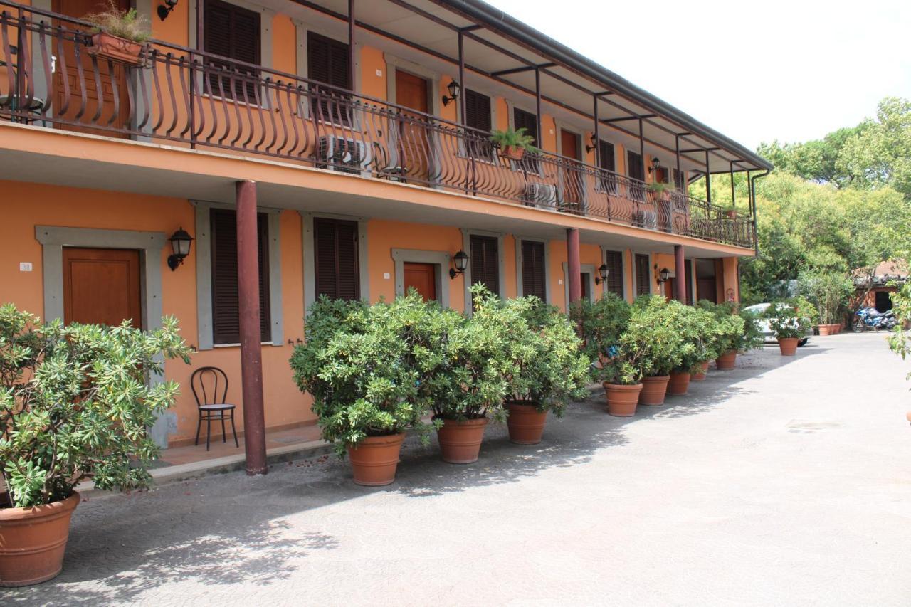 Hotel La Locanda Del Borgo Rome Exterior photo