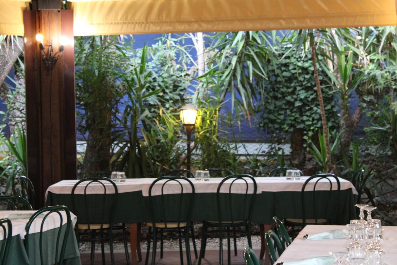 Hotel La Locanda Del Borgo Rome Exterior photo