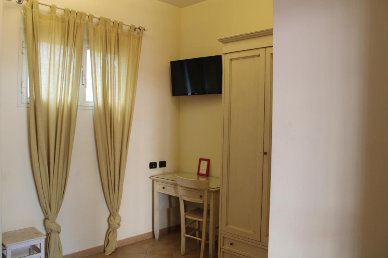 Hotel La Locanda Del Borgo Rome Exterior photo