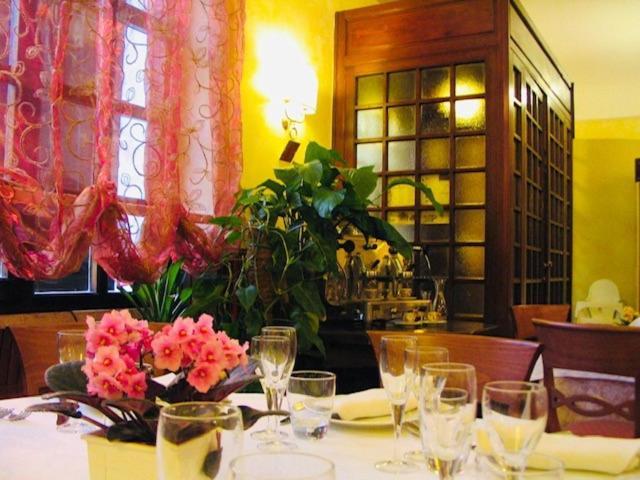 Hotel La Locanda Del Borgo Rome Exterior photo