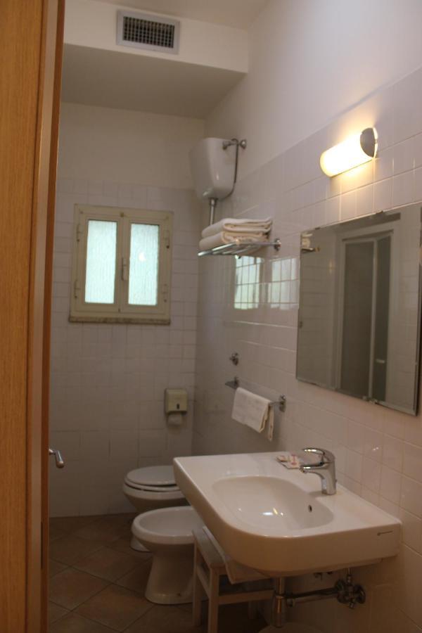 Hotel La Locanda Del Borgo Rome Exterior photo