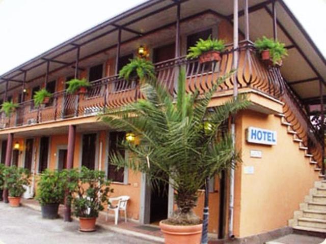 Hotel La Locanda Del Borgo Rome Exterior photo